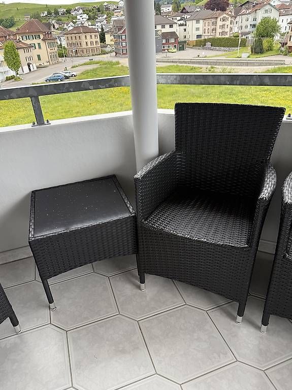 Set di tavolo e panche: 2x Beistelltisch 6x Stühle – Usato da Kollbrunn venduto da datu80 1