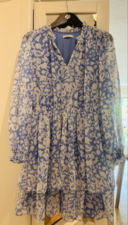 Kleid von Reserved Eco Aware London