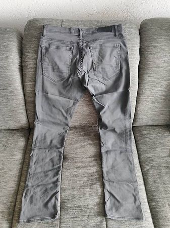 Jeans hellgrau Grösse 34