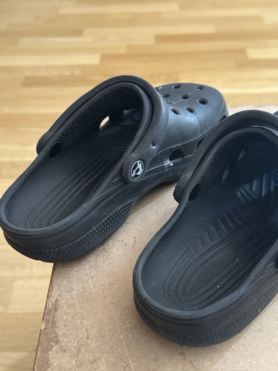 Chaussures hommes: Crocs Clogs schwarz 5/7 – D'occasion à Olten par flosflomarkt 2