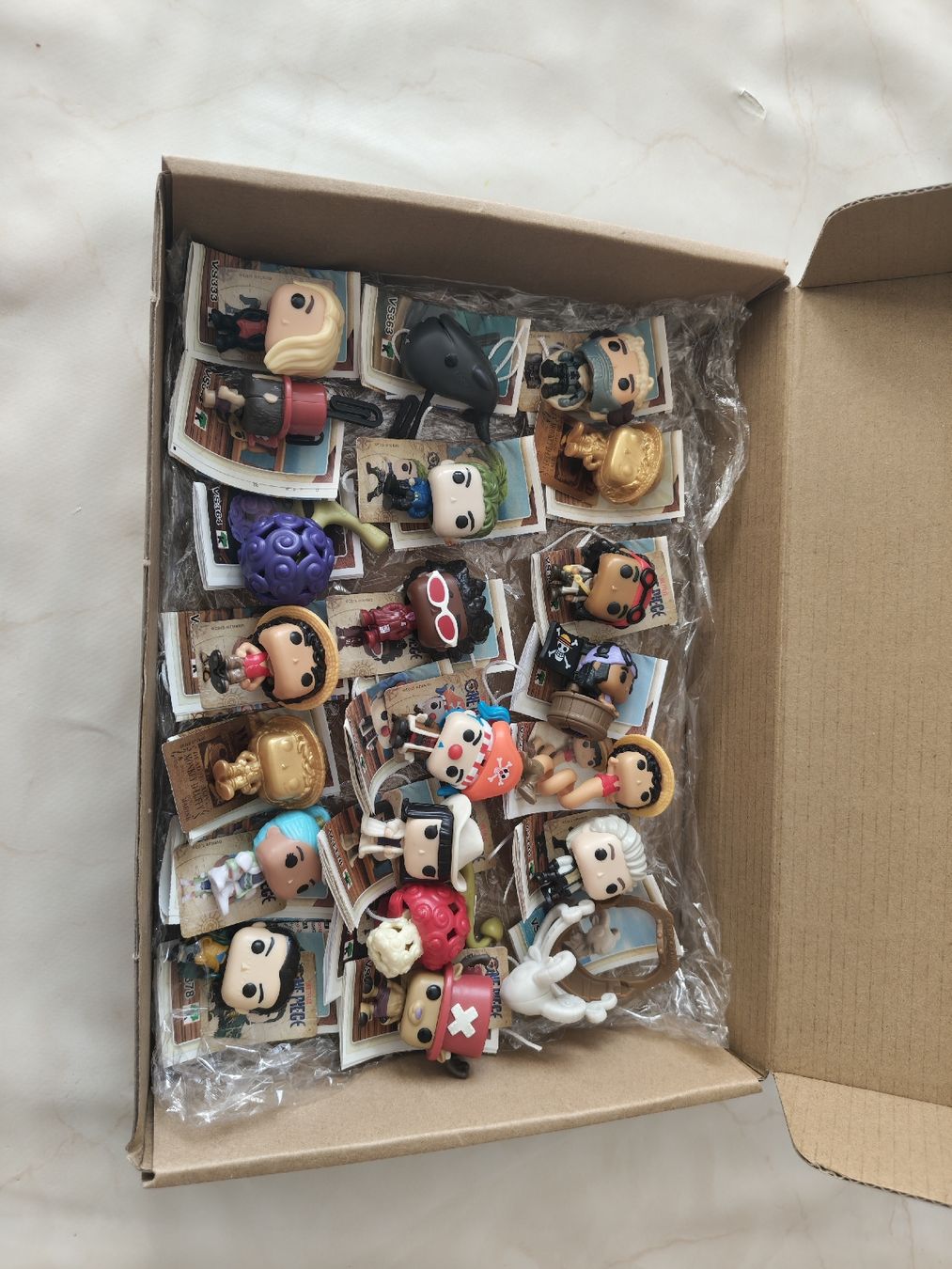 Funko Statuette: One Piece Kinder Joy Funko Set – Nuovo (secondo la descrizione) da Arbon venduto da LucaItaliano 1