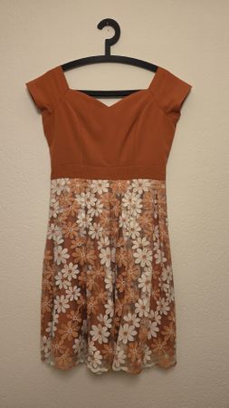 Robe femme orange avec broderies fleurs taille unique