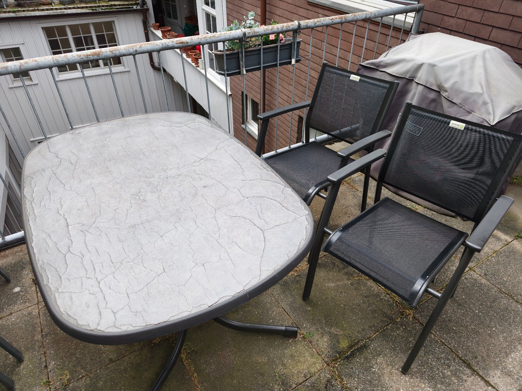 Tavoli: Gartentisch mit 2 Stühlen grau 130x90 cm – Usato da Winterthur venduto da nachtcyr