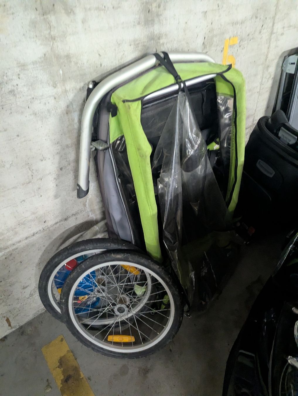 Croozer Rimorchi: Croozer für 2. Ab 1.-Fr – Difettoso da Bülach venduto da alex_raul
