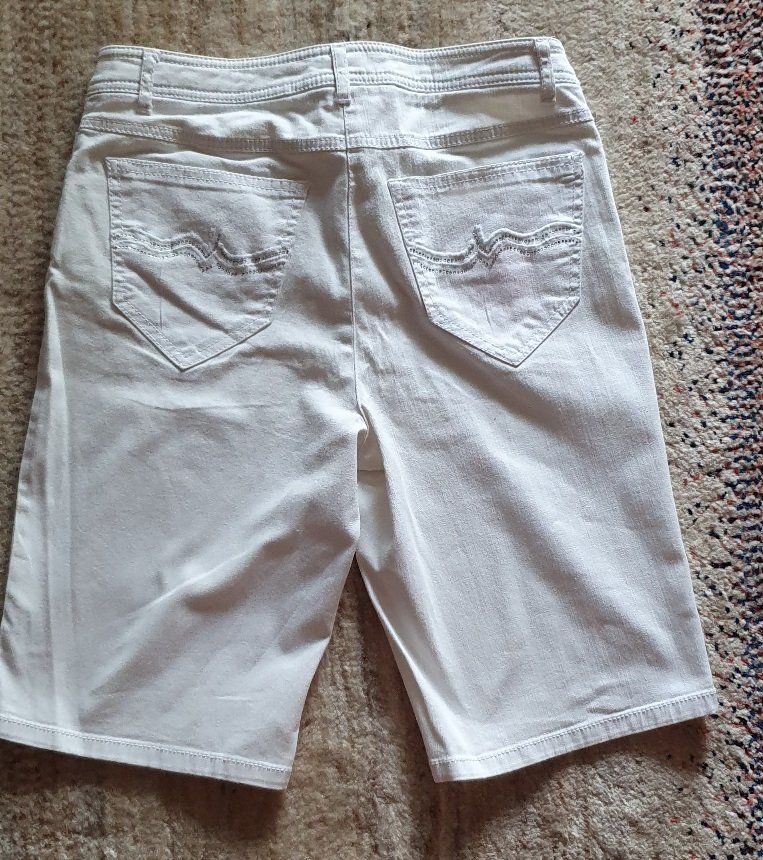Pantaloni: Bermuda von Modeva, Grösse 38 – Usato da Unterentfelden venduto da LookoutMt 2