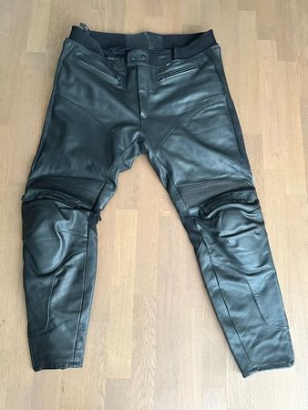 Leder Motorrad Hose  Grösse 62 Probier