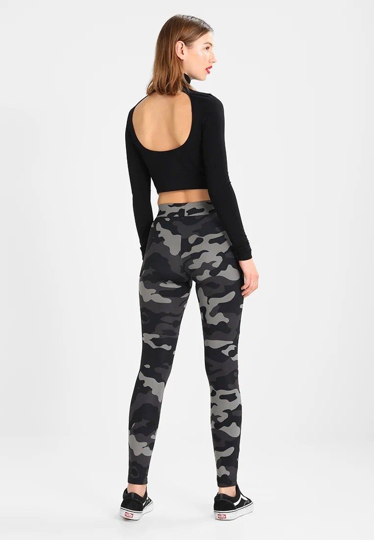 Leggings: Camouflage Leggings, Urban Classics, grey – Gebraucht aus Zürich von Caro55 1