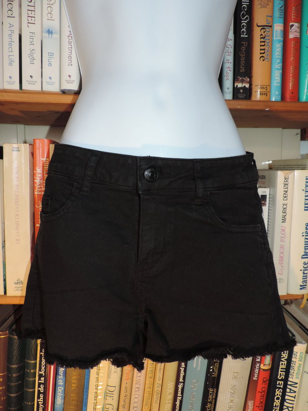 Pull&Bear Pantaloni: short noir stretch Pull & Bear – Usato da Genève venduto da Axelle333 1