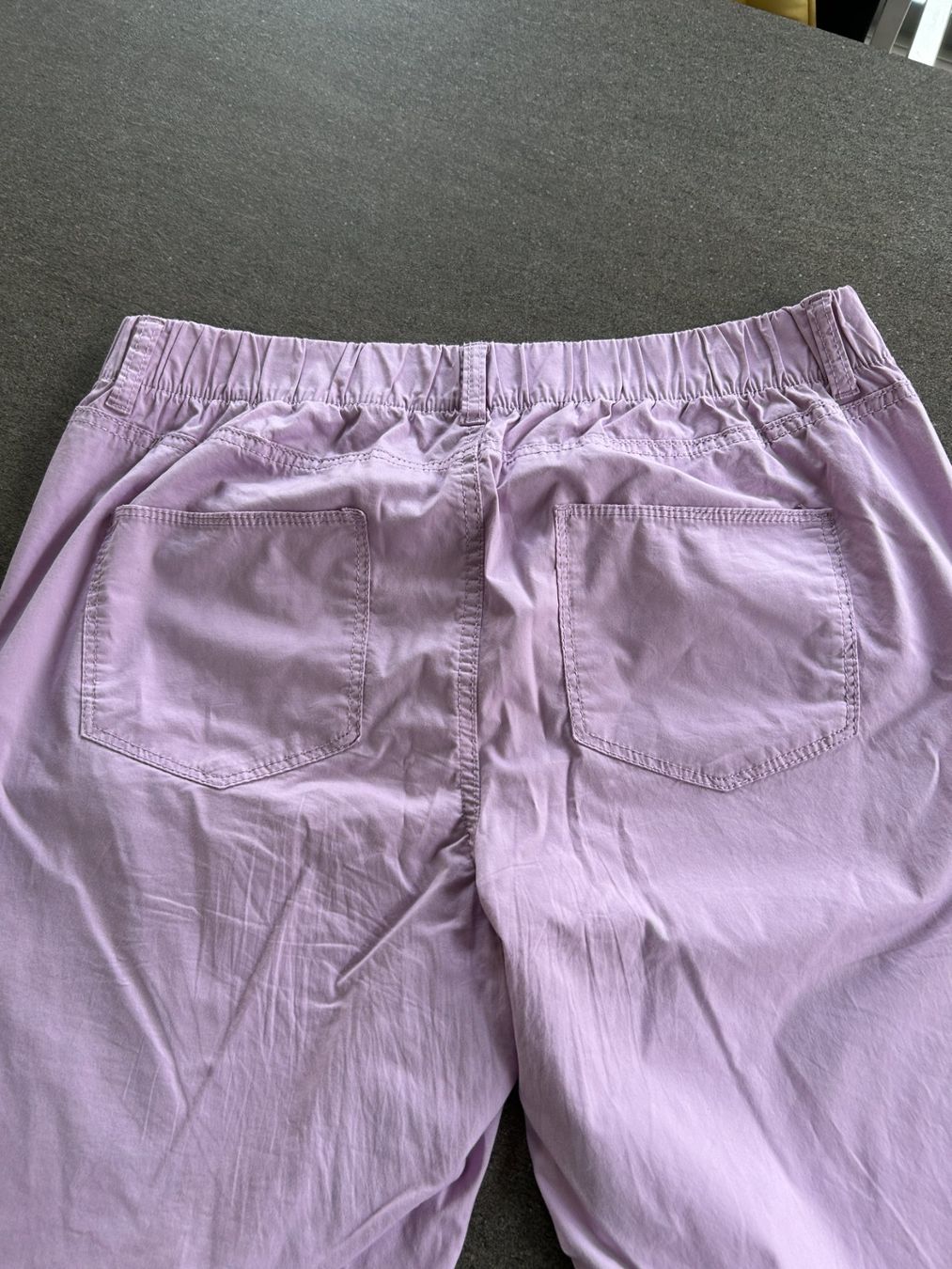 Jeans: Leichte Jeans, flieder, elastischer Bund, neu – Gebraucht aus Ettingen von sagada81 1