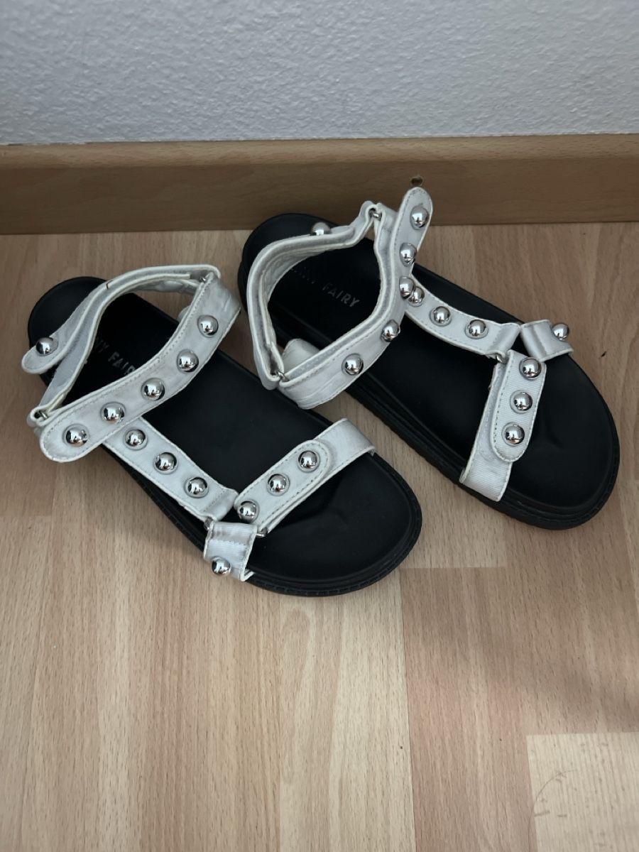 Scarpe da donna: Sandalen – Nuovo (secondo la descrizione) da Pfäffikon SZ venduto da sunshine.7 1