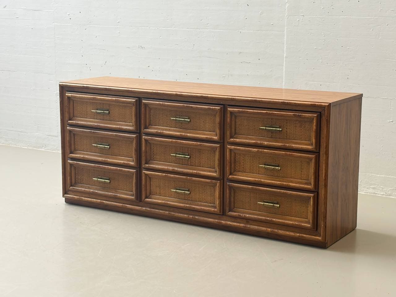 Cassettiere: Sideboard Rattanfronten und Messinggriffen, Italien, 70er – Usato da Zürich venduto da LeMoege 9