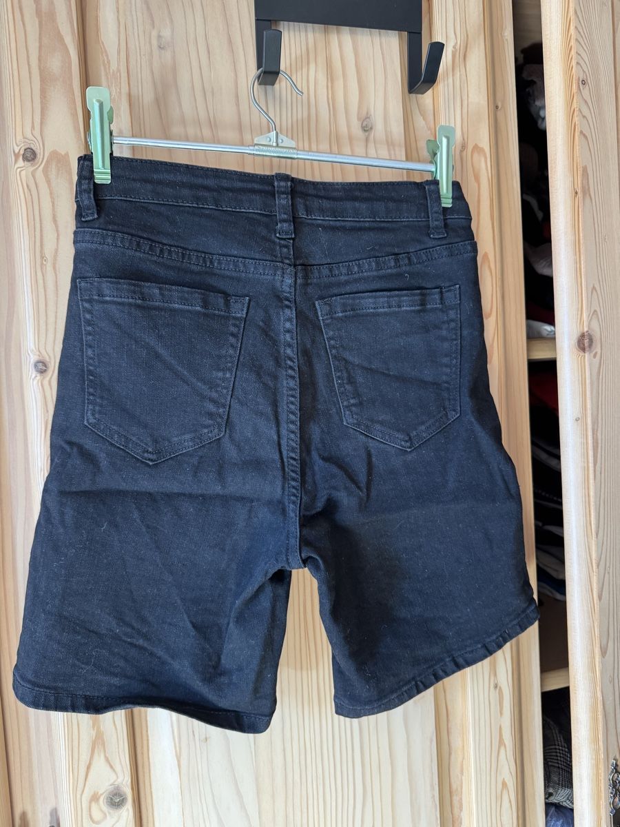 Jeans: Schwarze Jeans Shorts, Grösse 34 – Usato da Hergiswil NW venduto da kaufe_bei_kaufmann 5