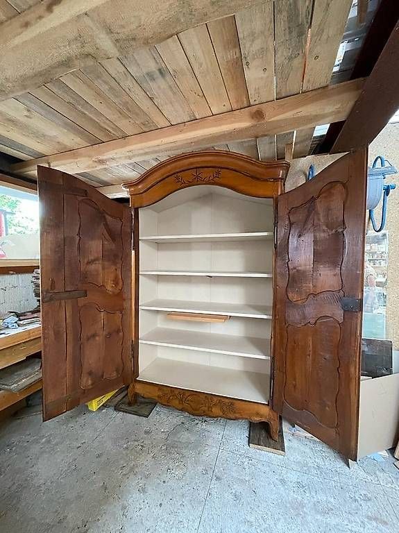 Armadi: Antiker Barockschrank – Usato da Bern venduto da Ifr0 2