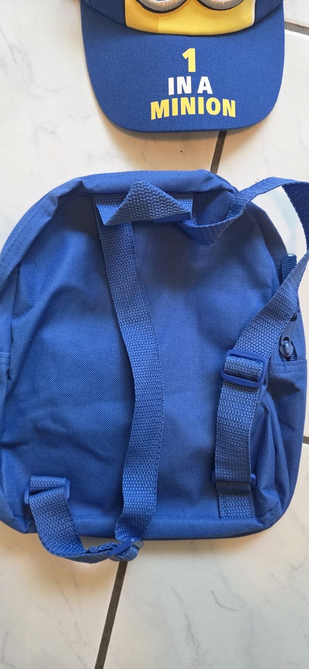Lotti & Set di vestiti: Minions Cap 8-12 Jahre und Rucksack Set  – Nuovo (secondo la descrizione) da Kloten venduto da bur_6gp9 1
