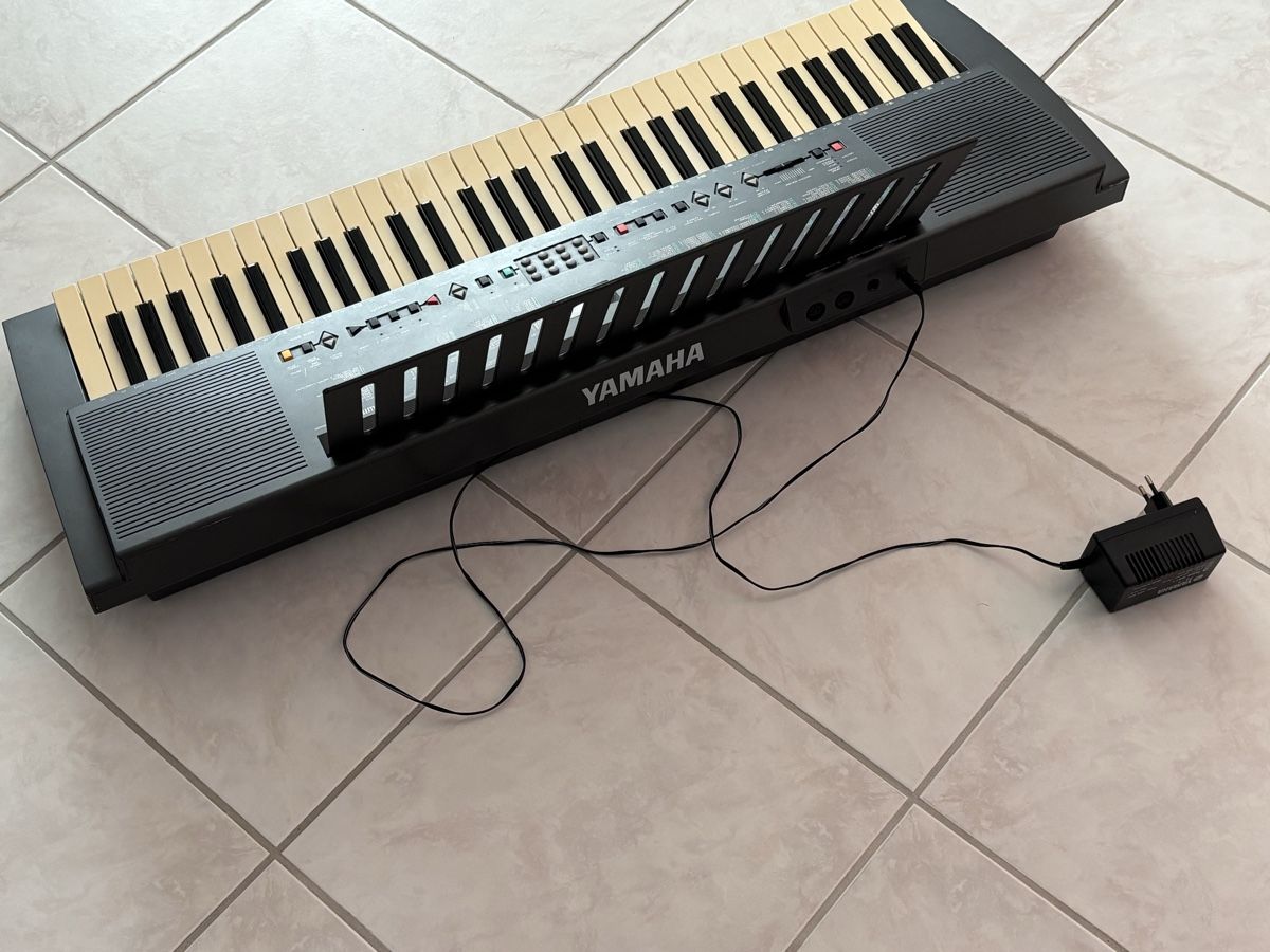 Yamaha Strumenti musicali: Keyboard Yamaha PSR-300 – Usato da Zufikon venduto da eskilt 5