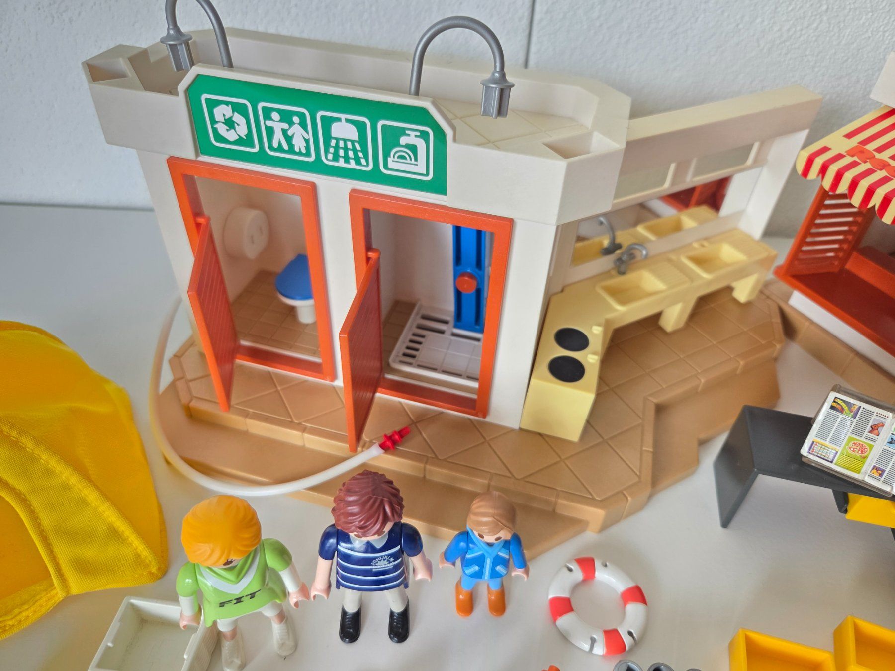 Playmobil Giocattoli: Playmobil Camping Set gebrauchter Zustand – Usato da Zürich venduto da Lela-Mirela 1