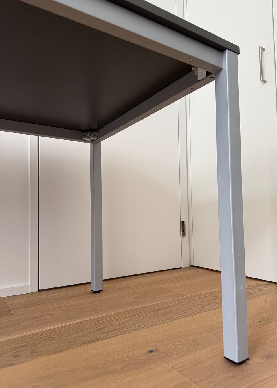 Bureaux: Schweizer Qualitätsbürotisch 160×80 – D'occasion à Oberägeri par marsil02 4