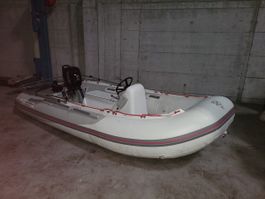 Schlauchboot Motorboot Schiff mit Benzin Motor 