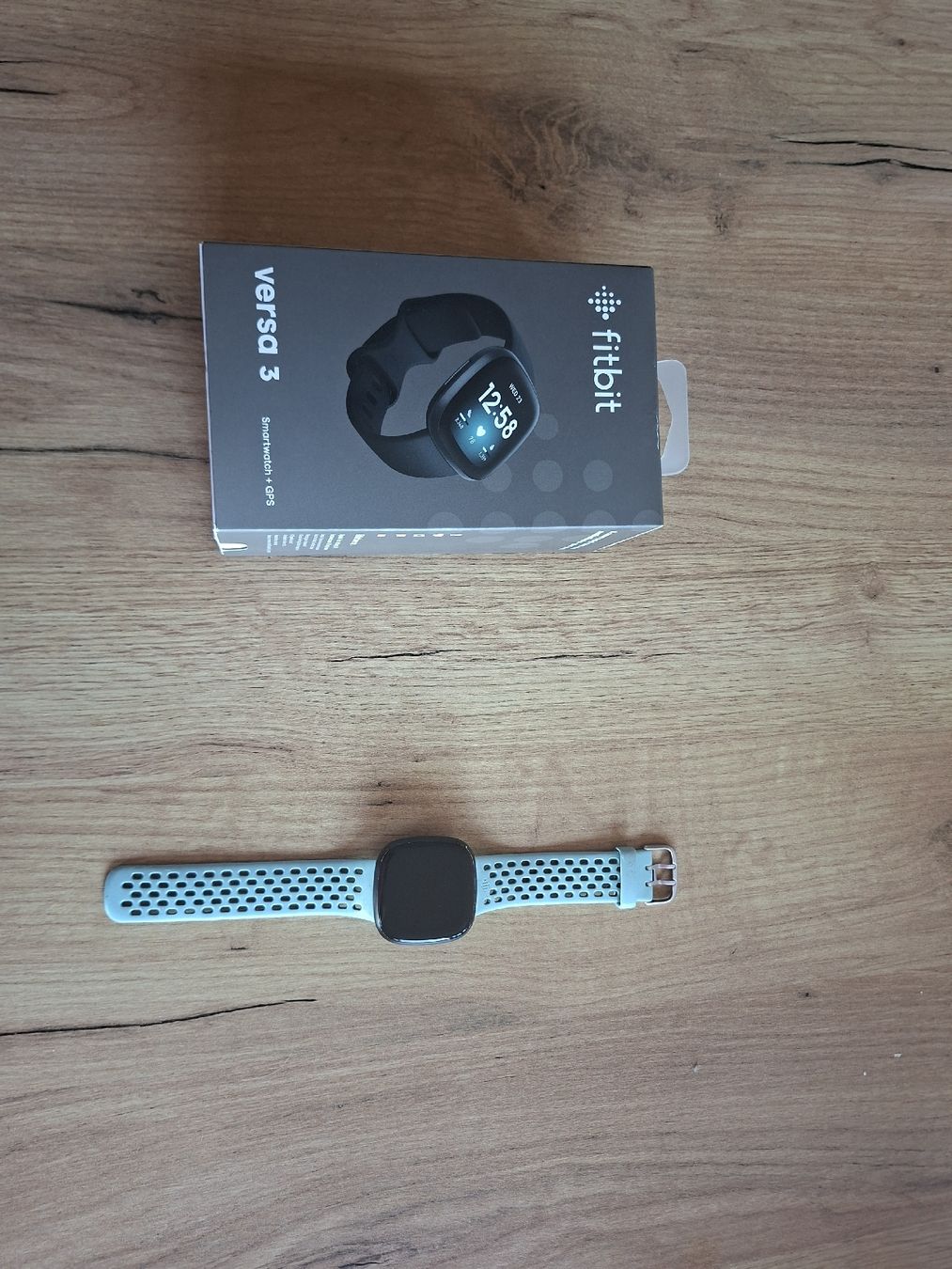Fitbit Smartwatch: Montre connectée Fitbit Versa 3 – Gebraucht aus Yvonand von Joaquim99 1