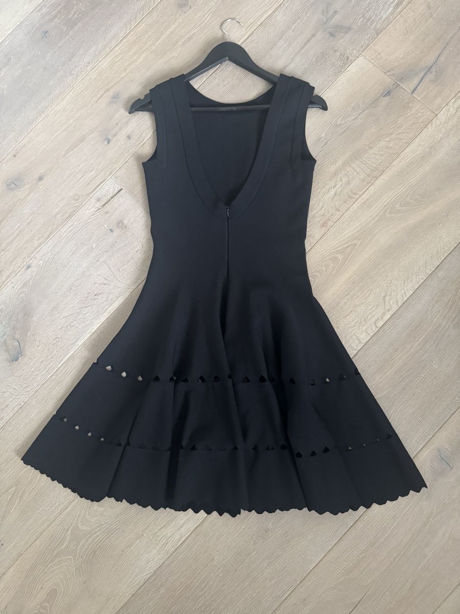 Alaia Robes: Alaia Kleid schwarz – Neuf (Voir description) à Benglen par Dormiglione 1