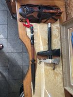 Dekorationsmaske und zeremonielle Waffen Holz Metall gebrauc