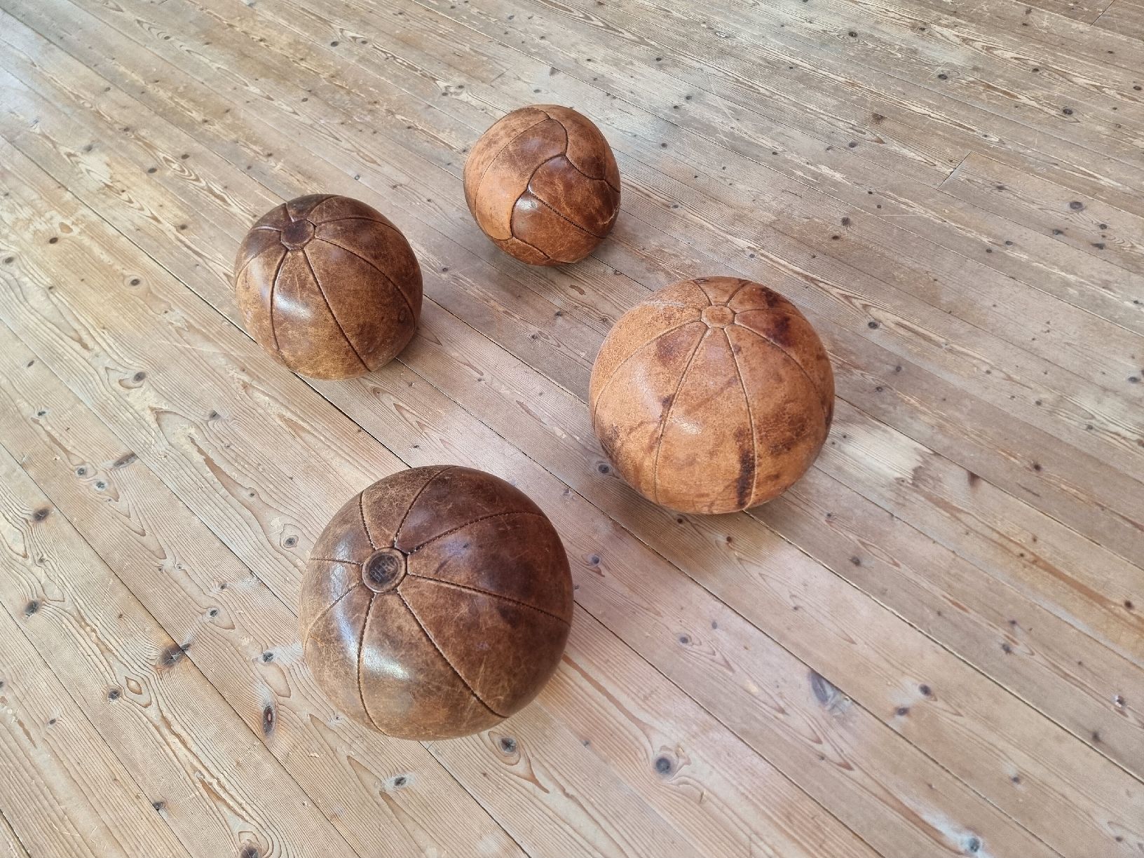 Alder+Eisenhut Palloni: Medizinball Leder antik – Usato da Nidau venduto da Wertas2 7