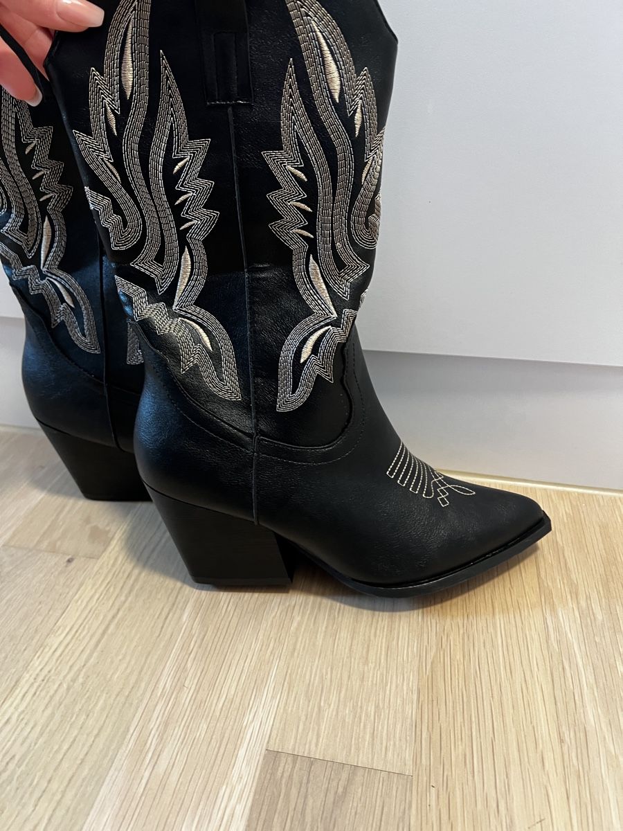 Damenschuhe: COWBOY Stiefel – Gebraucht aus Rapperswil SG von Tiniva
