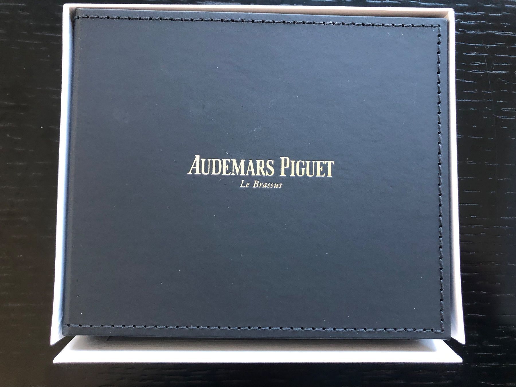 Audemars Piguet Gemelli: Audemars Piguet Manschettenknöpfe schwarz – Usato da Horgen venduto da The_wave 3