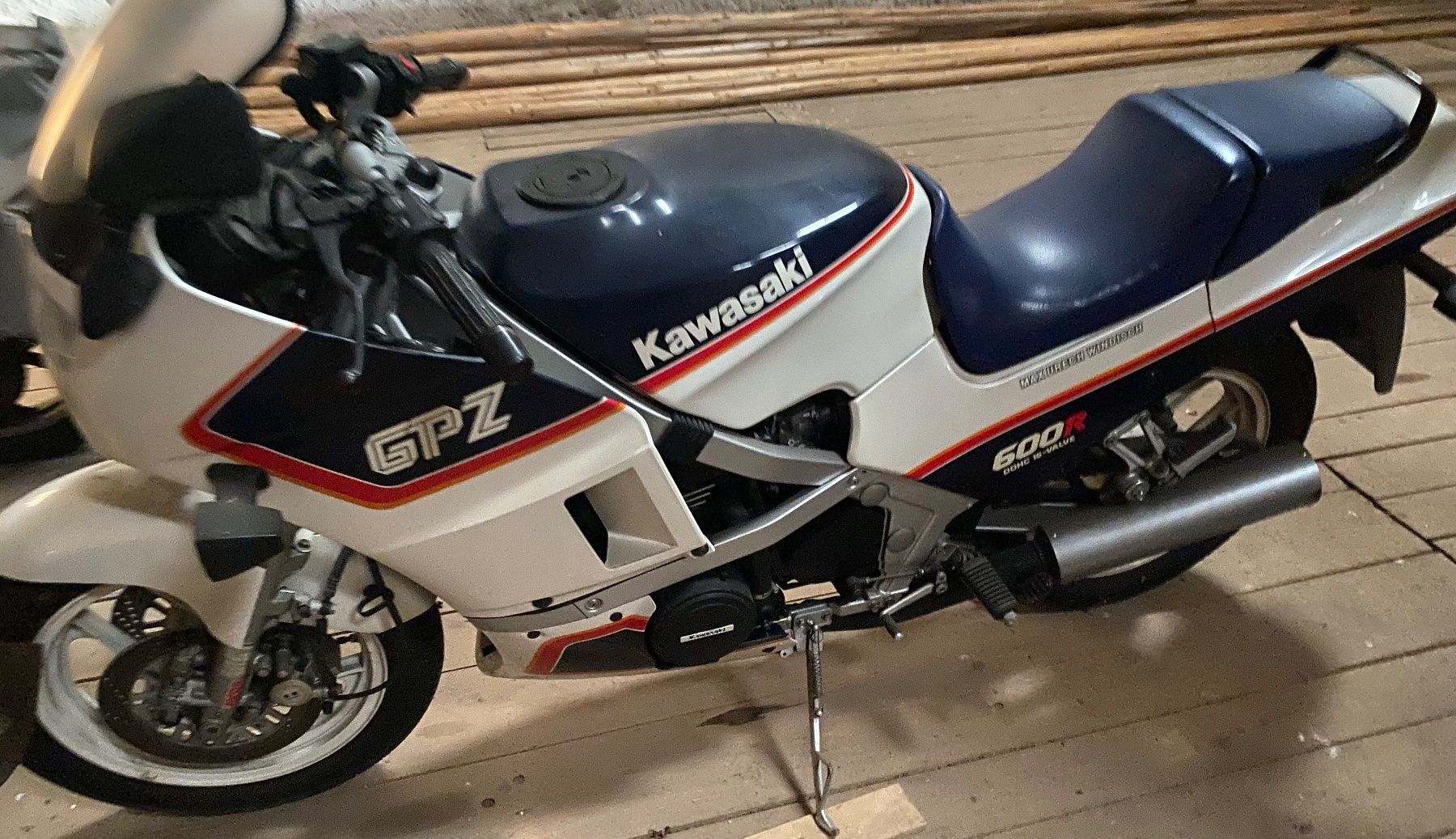 Kawasaki Strasse: Scheunenfund Kawasaki GPZ 600 R – Gebraucht aus Auenstein von guzischmid