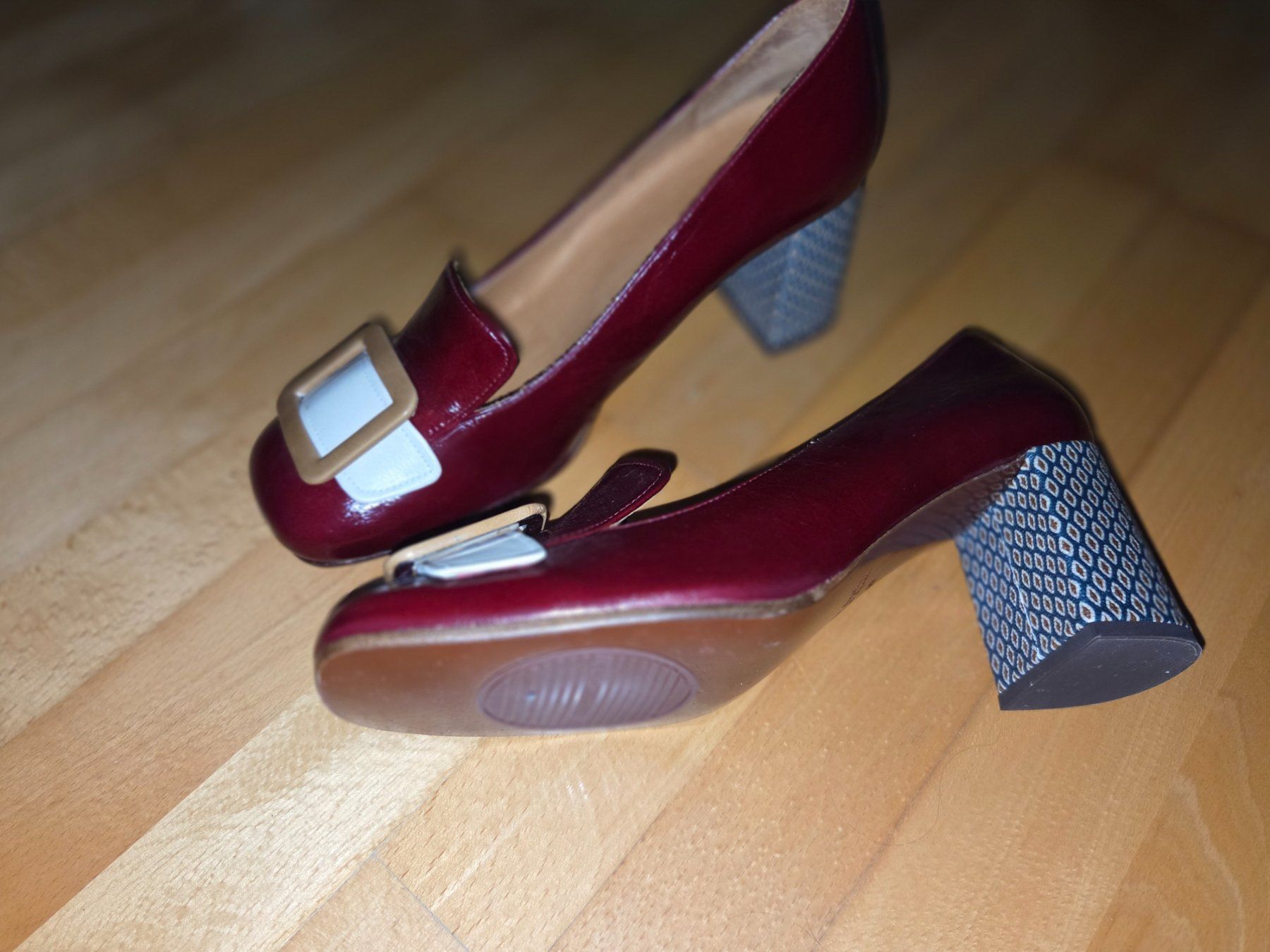 Chie Mihara Scarpe da donna: Neue Chie Mihara Schuhe Gr.40 Absatz 7cm – Nuovo (secondo la descrizione) da Therwil venduto da sunneblumen 1