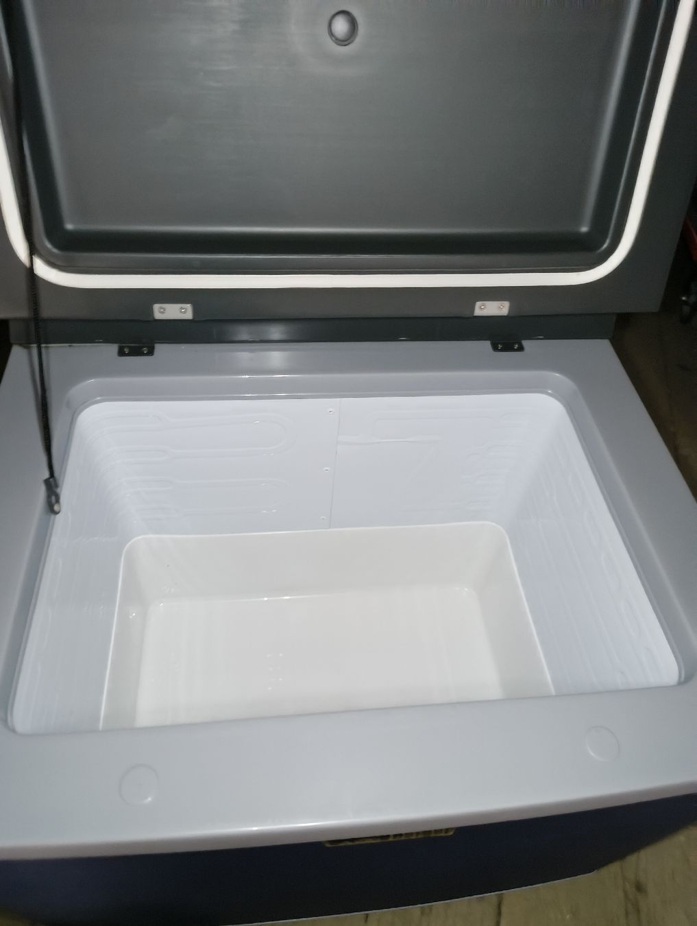 Frigoriferi & Refrigeratori: Kompresor Kühlbox von Berger, 12V/230V, – Usato da St. Gallen venduto da Kiwi888 4
