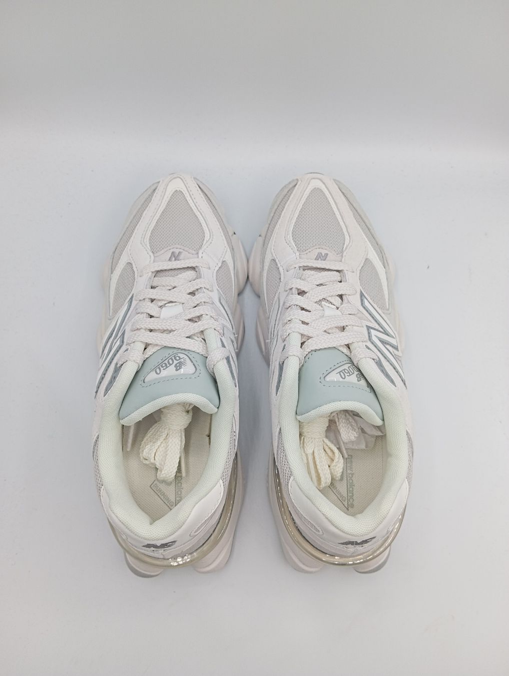 New Balance Scarpe da uomo: New Balance 9060 (EU39.5) – Nuovo e nell'imballaggio originale da Schaffhausen venduto da outlez 4