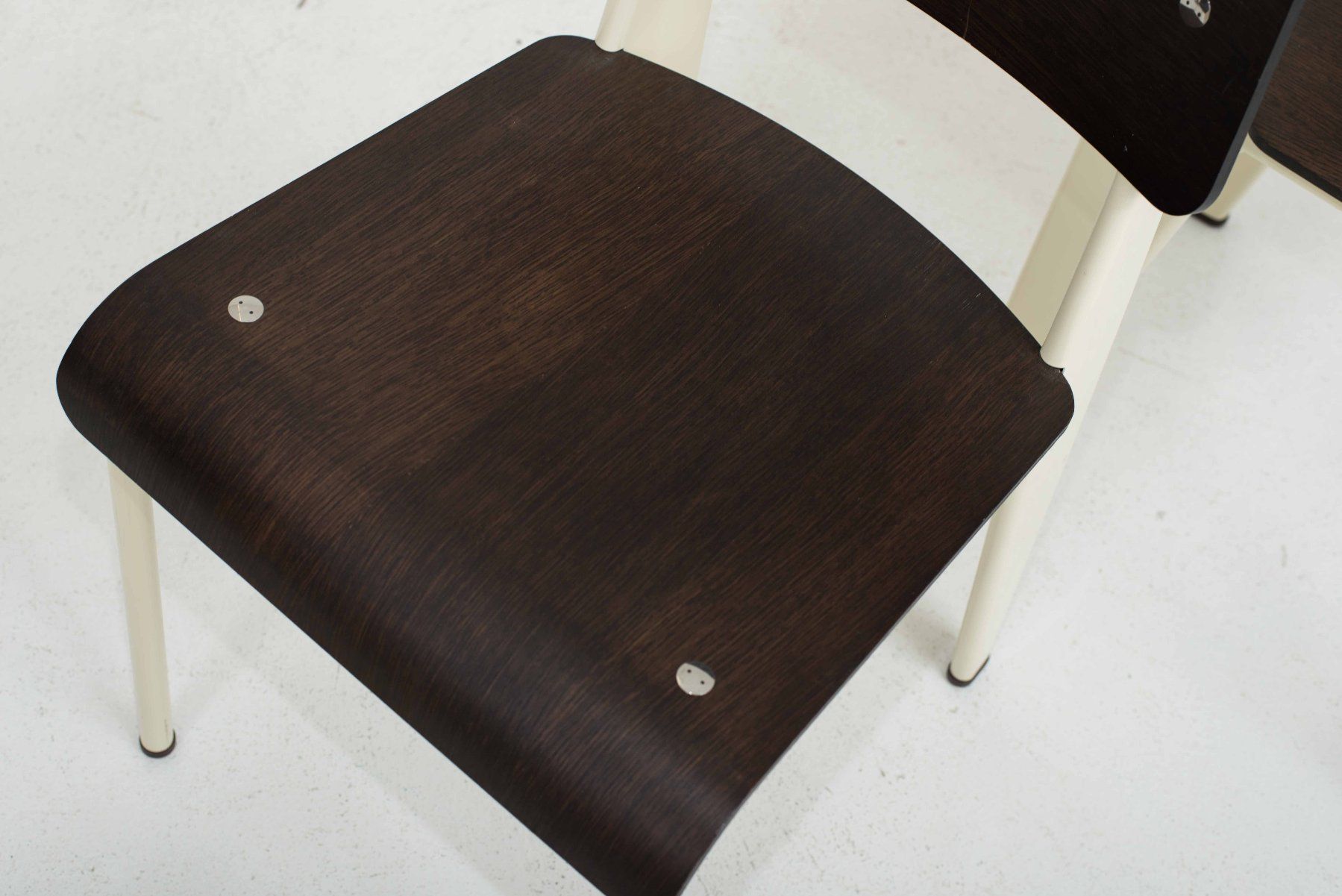 Vitra Stühle: Vitra Standard Stuhl von Jean Prouvé – Gebraucht aus Zürich von STUZH38 3