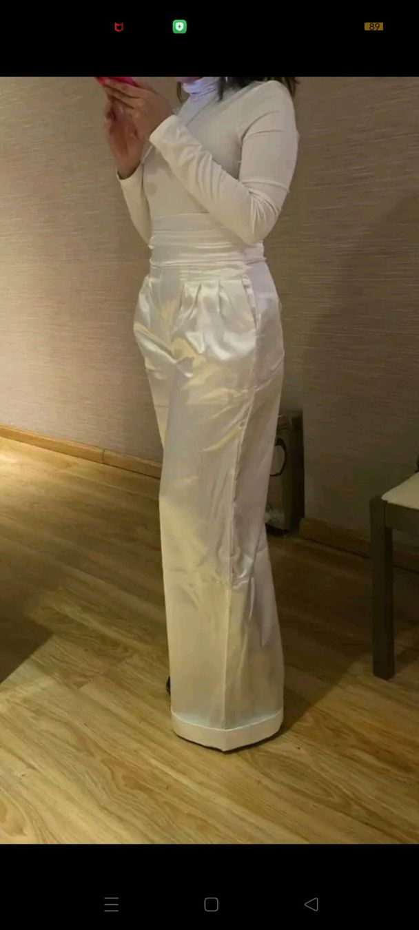 Pantaloni: Pantalon large satiné blanc taille haute, taille 36 – Nuovo (secondo la descrizione) da Lausanne venduto da Cassandra11 4