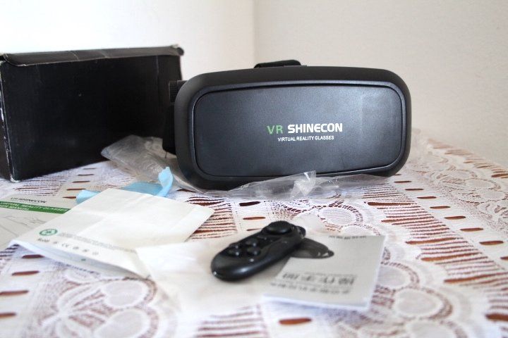 Casco VR: VR Shinecon 3D VR-Brille inkl. Bluetooth-Fernbedienung – Usato da Locarno venduto da fripui 3