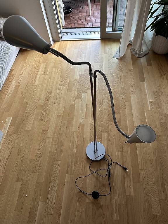 Lampes: Stehlampe Silber – D'occasion à Dübendorf par Fklobato 1