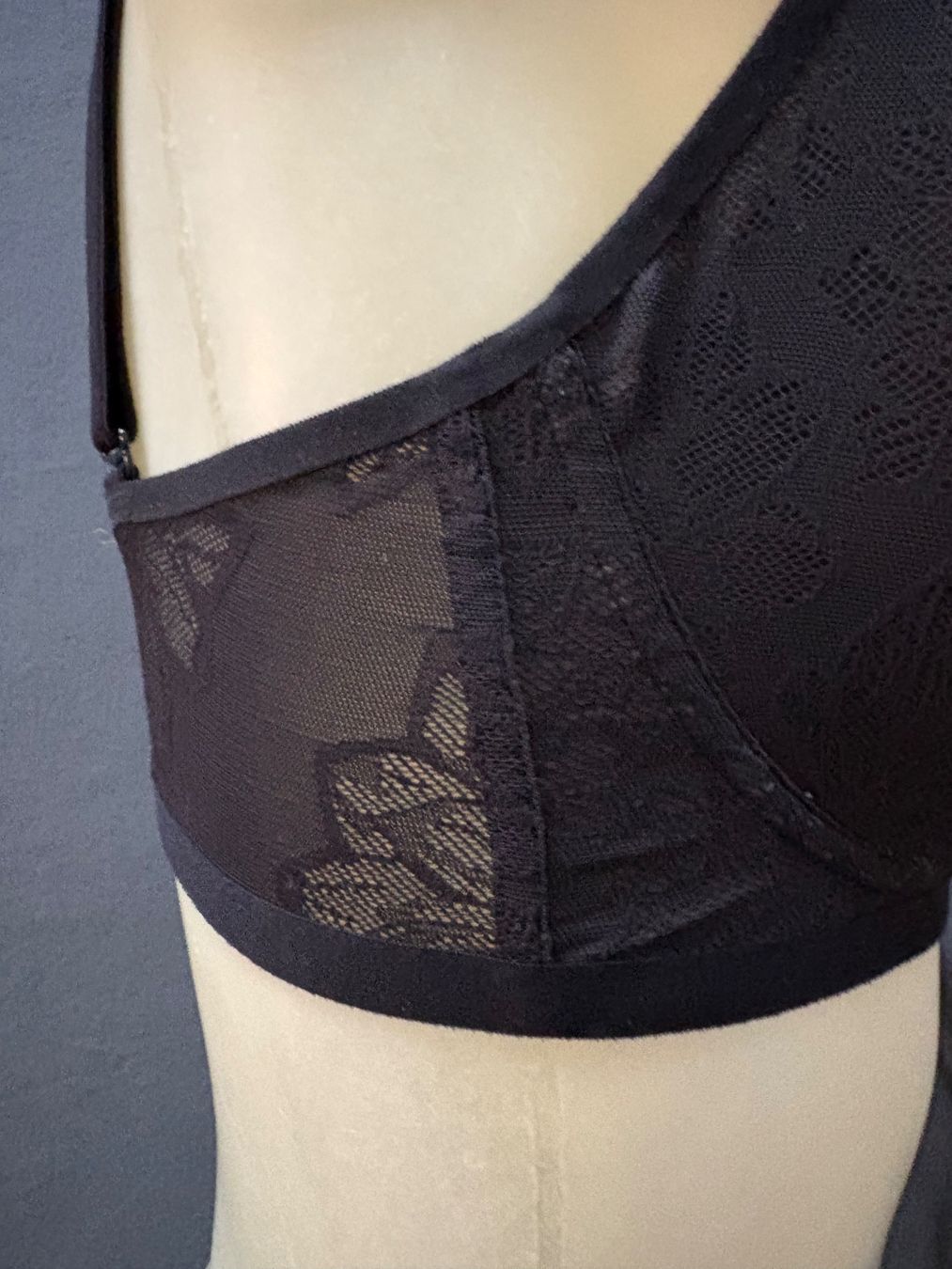 Triumph Altra biancheria intima: Triumpf Bügelloser BH gr 65 C-D – Usato da Niederbipp venduto da fashionfuchs 4