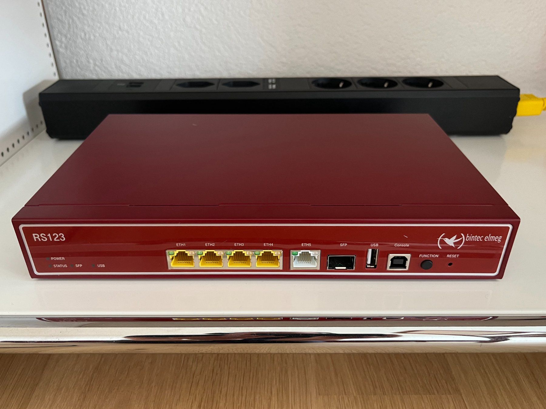 Modem & Router: FTTH-Router: bintec RS123 – Usato da Stäfa venduto da mactrix