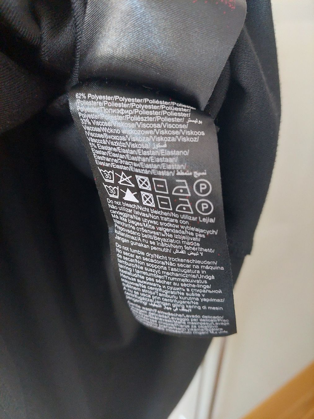 Vestiti: Schwarzes Kleid Grösse 42 – Usato da Flims Dorf venduto da Truemorish 3
