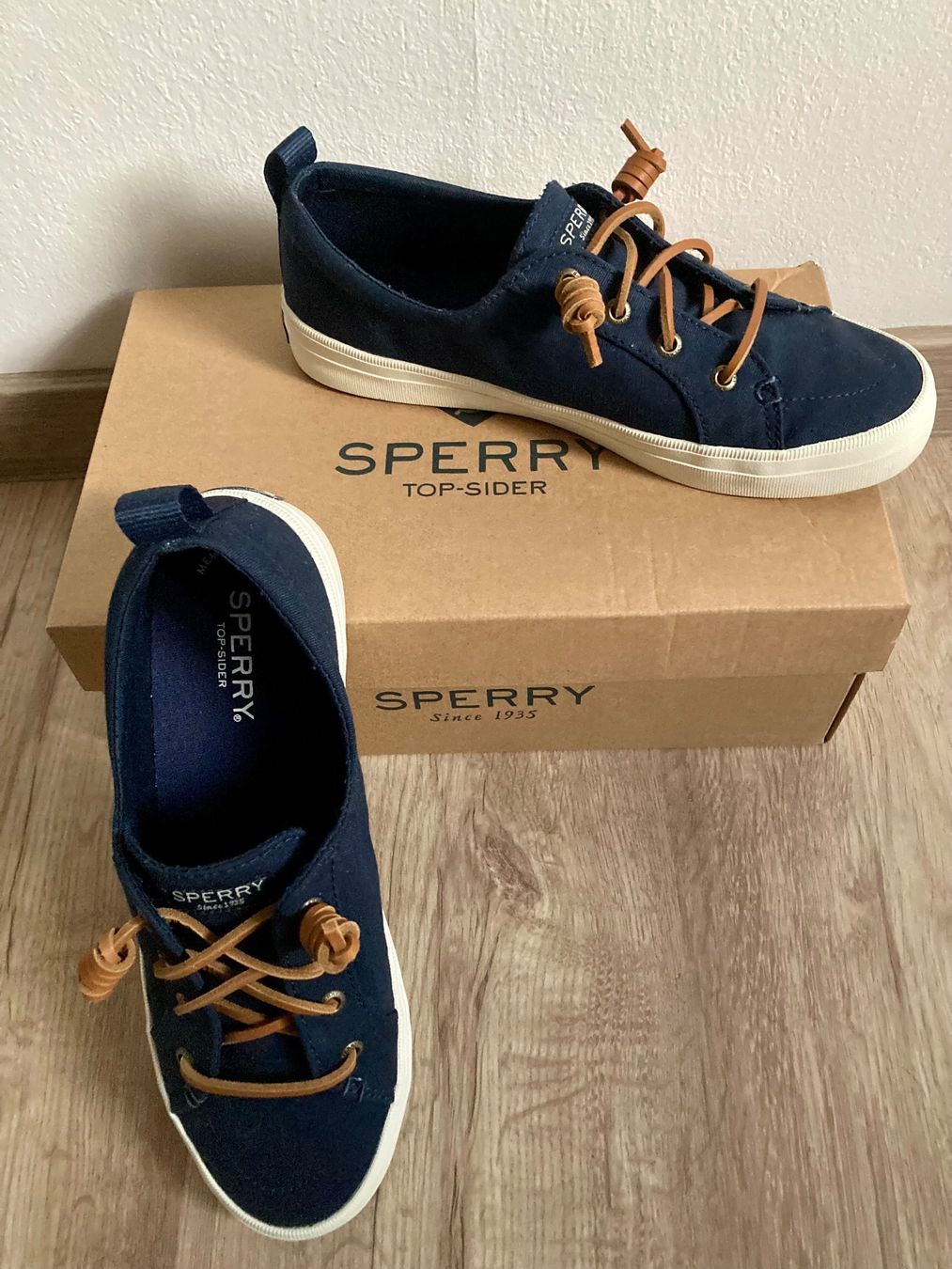 Scarpe da donna: Sperry Women's Crest Vibe Core Sneaker – Nuovo (secondo la descrizione) da Wildhaus venduto da cayo 2