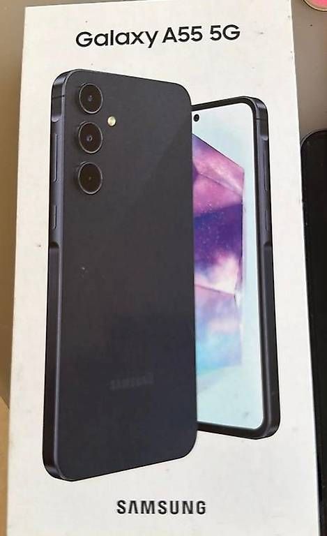 Samsung Portables: Samsung A55  Neuwertig  Panzerglas + Hülle – D'occasion à Uznach par sof_6tbd