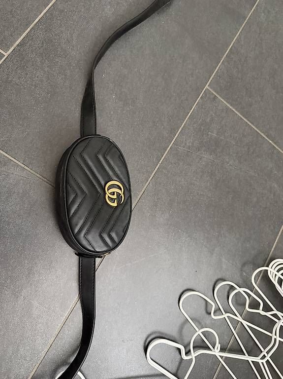 Borse: Gucci Bauchtasche Schwarz – Usato da Wallisellen venduto da giuuuuu