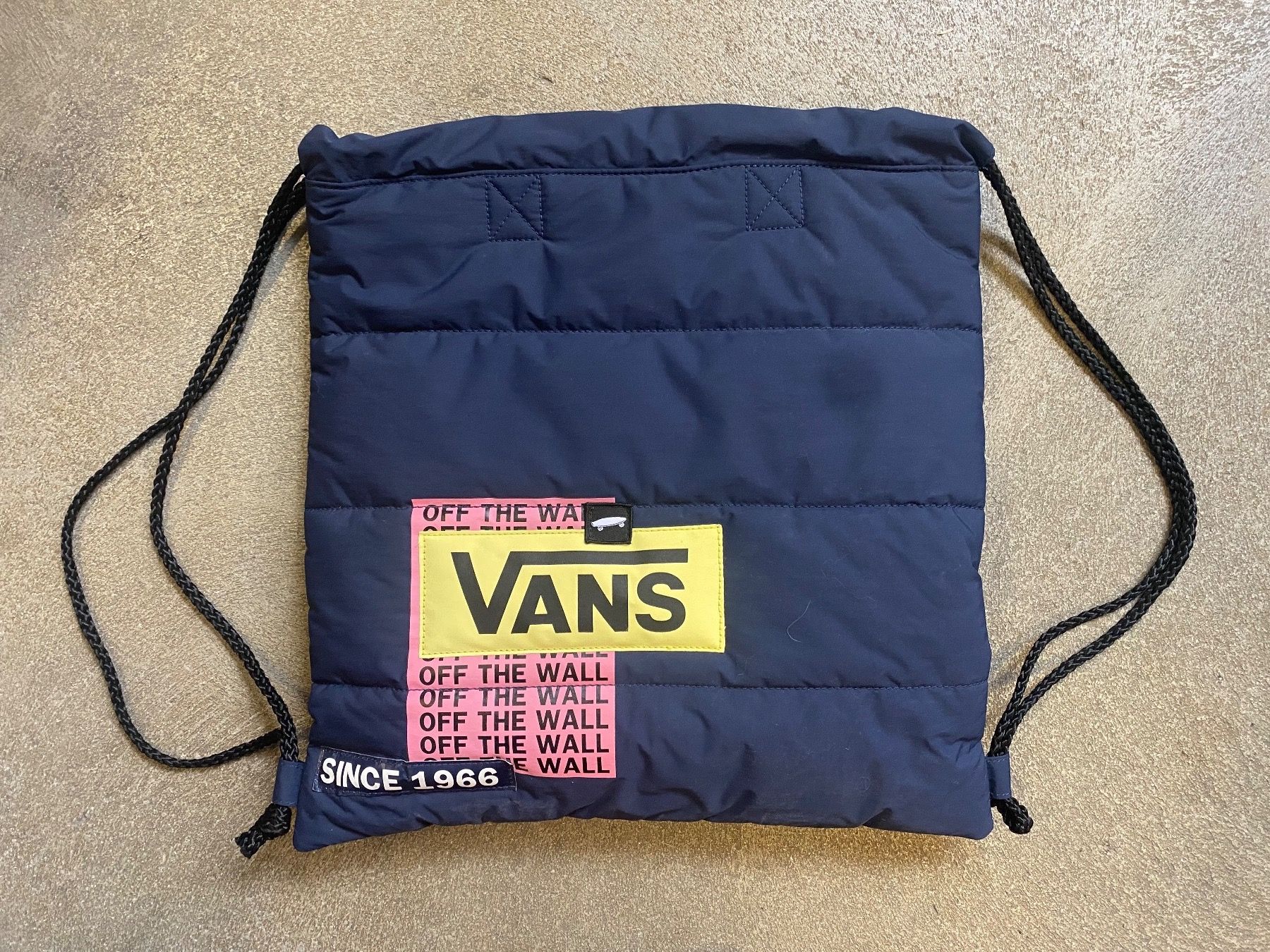 Vans Borse da donna: Sac Vans Femmes – Nuovo e nell'imballaggio originale da Orbe venduto da D-stockFactory-Orbe
