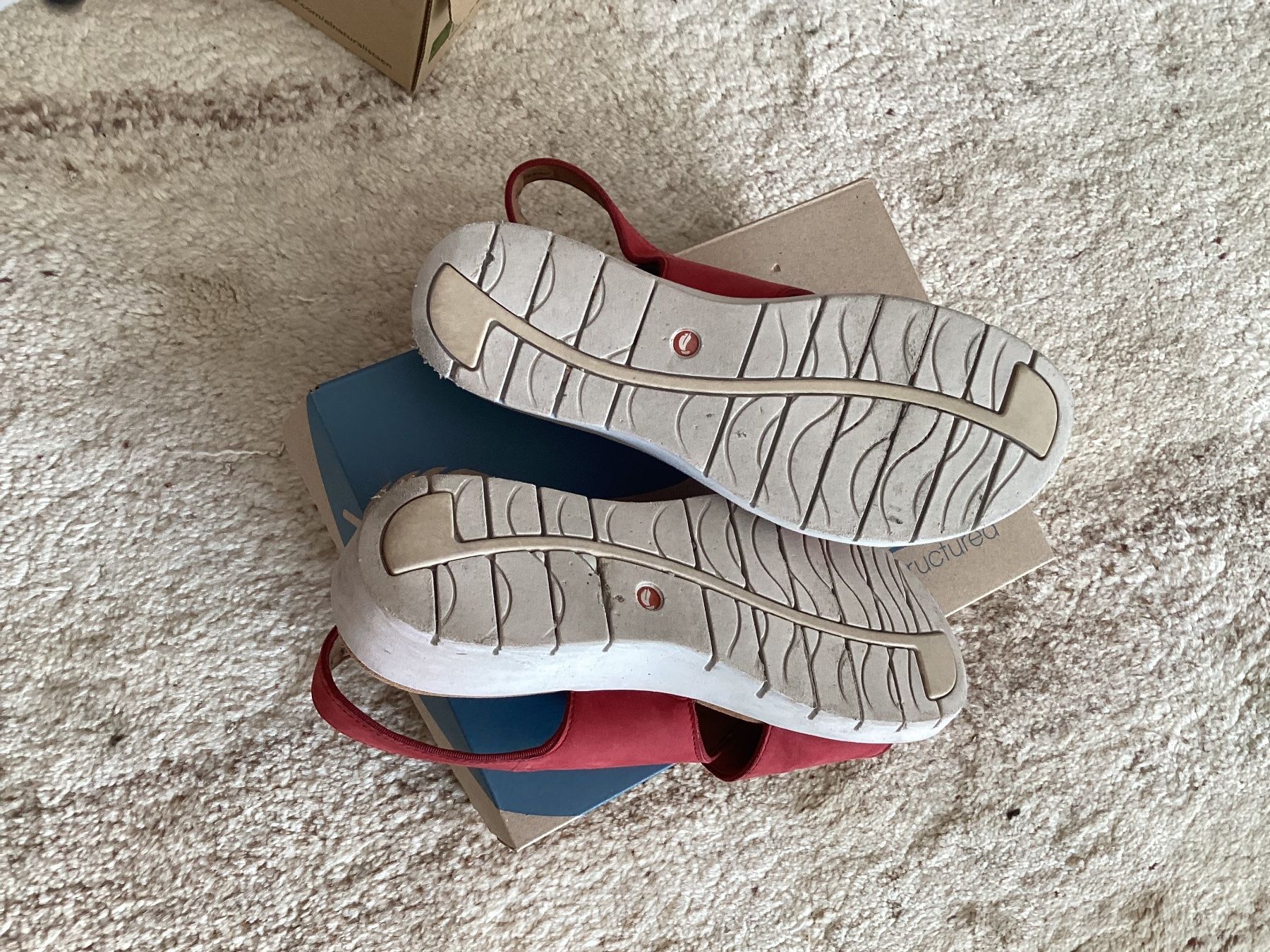 Clarks Scarpe da donna: Sandales Clarks Red nubuk, 40 – Usato da Neuchâtel venduto da Pompom_10 2