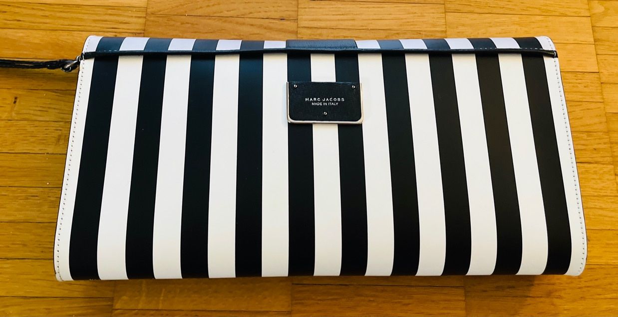 Marc Jacobs Taschen für Damen: MARC JACOBS POCHETTE – Neu und originalverpackt aus Zurich von MX1000 1