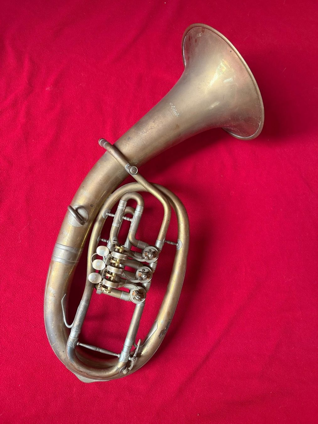 Strumenti musicali: Es-Horn Pini – Usato da Winterthur venduto da Muwka