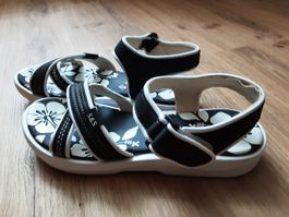 Sandalen, Grösse 40, Schwarz Weiss Blumenmuster