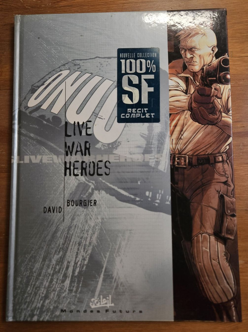 BD: Live War Heroes E.O. (ONE-SHOT--T.B.E.) – D'occasion à Prévonloup par bitume1975