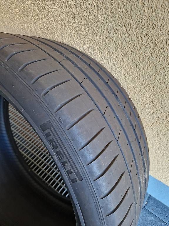 Sonstiges Schreiben & Zeichnen: Pneu Pirelli 255/35 R19 – Gebraucht aus St-Aubin FR von FK-1992