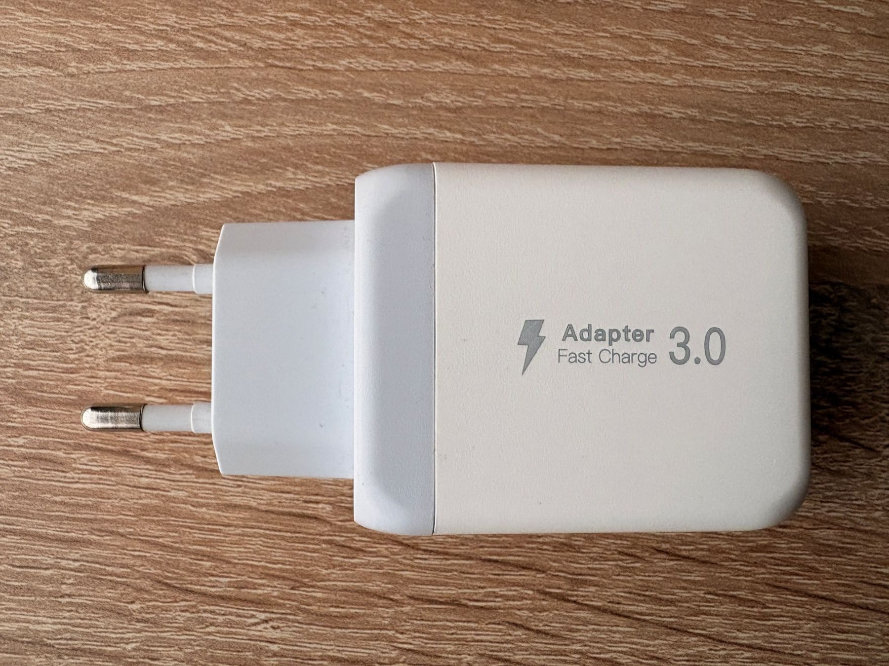 Caricabatterie: Schnell Ladegerät 2xUSB-A und 2xUSB-C QC3 – Nuovo e nell'imballaggio originale da Adlikon b.Regensdf venduto da Cappo 1